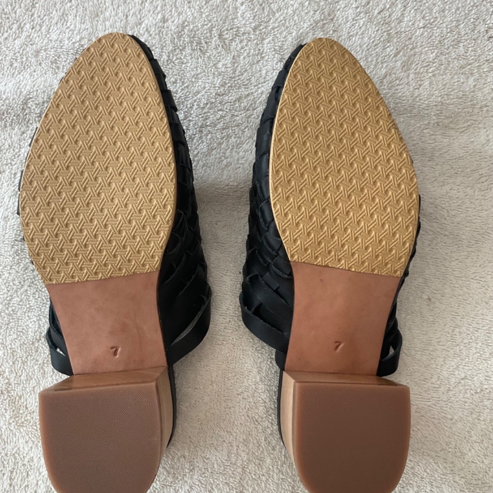 Liberte leather woven mules NWOT - Picture 5 of 7